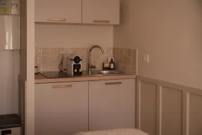 Studio-Standard-Terrace-Ensuite with Shower - Image 2