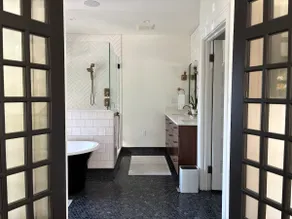 Large Luxury Home*Spa Suite*Chef's Kitchen*Bunk Rm - Image 4