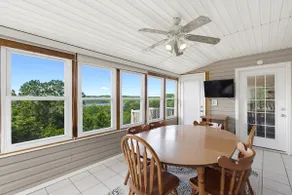 Private Lakeview Cabin - Entire House - Image 5