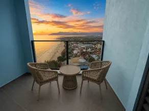 Seaview Balcony Studio | Infinity Pool | Beachwalk - Image 4