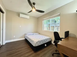 Charming Private 2BR suite w/parking - Image 5