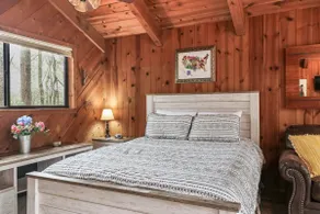 Azalea Pines Bungalow - Image 5