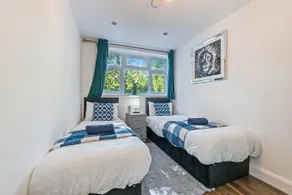 Central Urban Retreat in Kings Cross 2BR with Parking - Image 5