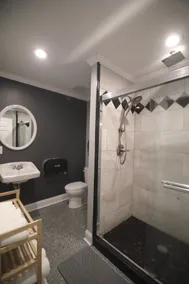 Elite Suites | 5 Bedroom Retreat - Image 4