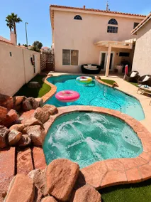 Beautiful 6BR with Casita, Game Room and Pool and Jacuzzi) - Image 2