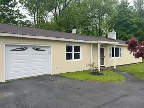 Peaceful Finger Lakes Escape | Walk to the Lake - Image 2