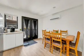 Modern House sleeps 10 FIFA BMO Field Lake DT - Image 2