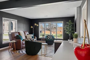 Top-Rated Premier Modern Getaway - Image 4