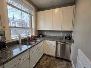 2 Bedroom Loft on Common - Image 2