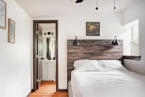 Private and cozy cabin near Downtown Waco - Image 2