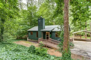 Coffee Creek Cabin Stay - Image 2