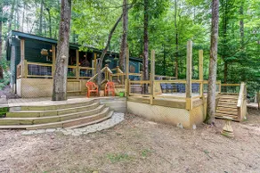 Coffee Creek Cabin Stay - Image 3