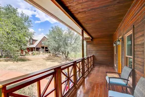 Countryside 5BR home & guest house with game room - Image 4