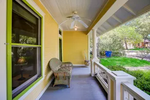 Quiet central home with enclosed yard, deck, grill, central AC, washer and dryer - Image 3