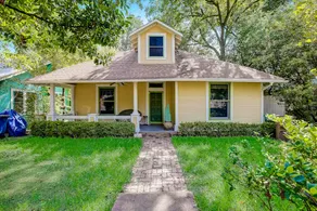 Quiet central home with enclosed yard, deck, grill, central AC, washer and dryer - Image 2