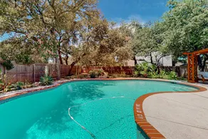 3BR home with private pool and gym room - Image 3