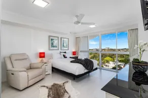 Surf Breeze Retreat - Image 4