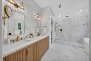 New Luxe 5BR 4BA Pool Villa in The Woodlands - Image 5