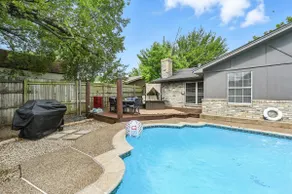 2 Adjacent Houses + Pool · Sleeps 22 · Group Stay - Image 5