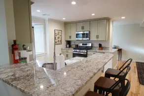 Modern, elegant. Walk to Brown, RISD, and Downtown - Image 4