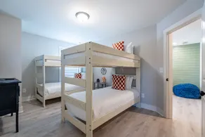 Pet-Friendly 4BR 5 Min to LakePoint with TV Room - Image 5