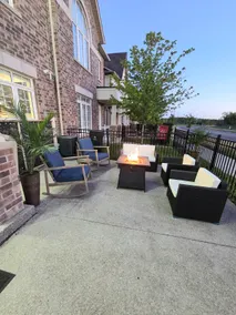 Lightweight Townhouse - Image 2