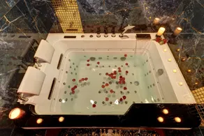 King & Queen - Small chic cocoon spa - Image 4