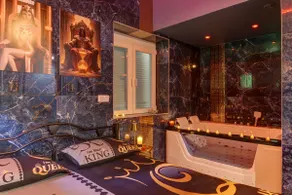 King & Queen - Small chic cocoon spa - Image 3