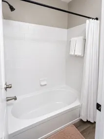 Elite Cozy Suites | Modern 2BR Retreat - Image 4