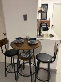 Air-conditioned loft equipped with a kitchen - Image 4