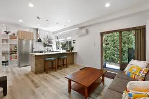 Bright & Cozy Seward Park 1BR w/Rooftop Patio + AC - Image 5