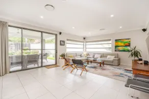 Charming 4-Bed Getaway with Pool & Garden Oasis - Image 4