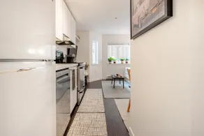 Cobblestone & Cocktails · Chic 1BHK Gastown Condo - Image 5