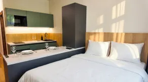 Axiom Suites - Nova 4 - Image 5