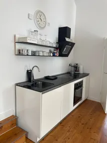 Beautiful top-floor apartment with sun terrace - Image 5
