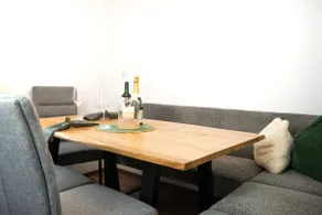 Spacious Alpine Apartment for 8 Guests - Image 4
