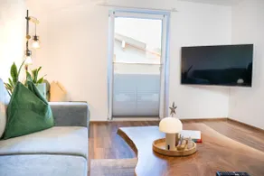 Spacious Alpine Apartment for 8 Guests - Image 5