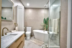 Boutique Studio, Spa Bath & Parking, Sleeps 2 - Image 2