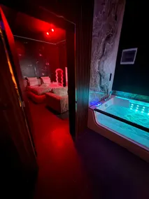 Royal Private Spa Suite - Image 2