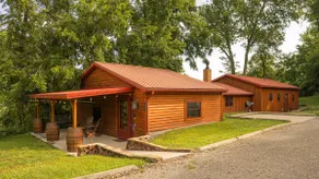 The Crest Cabin|Amish Country Retreat|Walnut Creek - Image 2