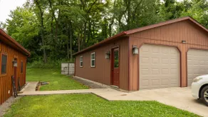 The Crest Cabin|Amish Country Retreat|Walnut Creek - Image 4