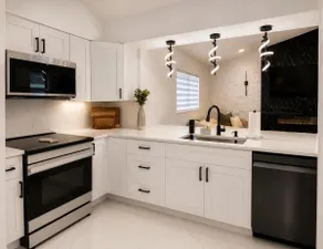 Coastal Palm Luxe - Image 3