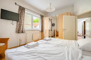 Great apartment, modern, quiet and centrally located for 1-4 people. - Image 3