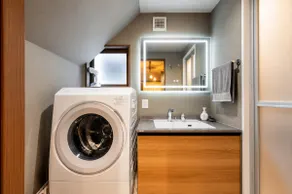 3 Bedrooms House for 6, Limousine bus to Haneda Airport, Direct bus to Disney, 2-minute walk to the station, 2 toilets, Netflix - Image 4