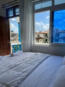 Spacious 1 bed apt with view in Bombolulu Mombasa - Image 5