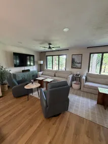 Sleeps 12 - Private 7-Acre Lake - Fishing- Hot Tub - Image 2