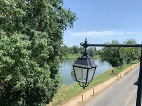 On the banks of the Loire - Image 5