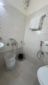 2BRK Canopy House w/ Balcony | Private Family Stay - Image 5