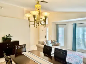 Modern Coastal Retreat Near Beaches, IMG Academy - Image 4