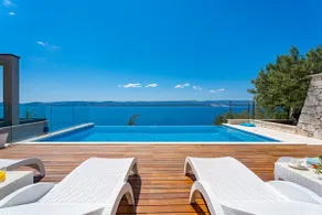 NOVO! VILLA HRID Luxuosa villa à beira-mar, jacuzzi, piscina infinita com massagem - Image 2
